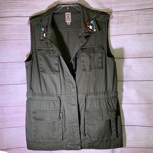 Decree Army green vest with gems on the collar Size XL